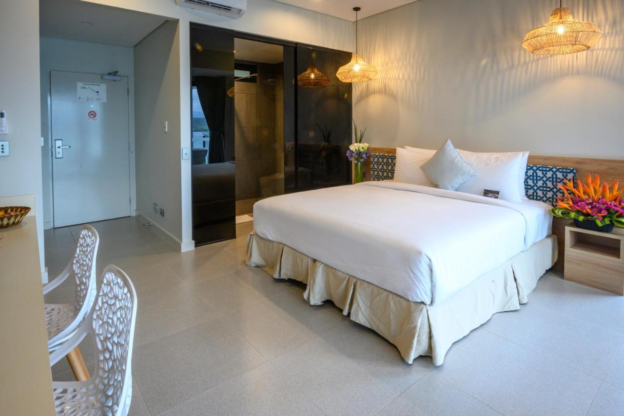 Loloata Island Resort Екстер'єр фото